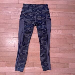 Fabletics Powerhold Camo Print Leggings Women’s S/M